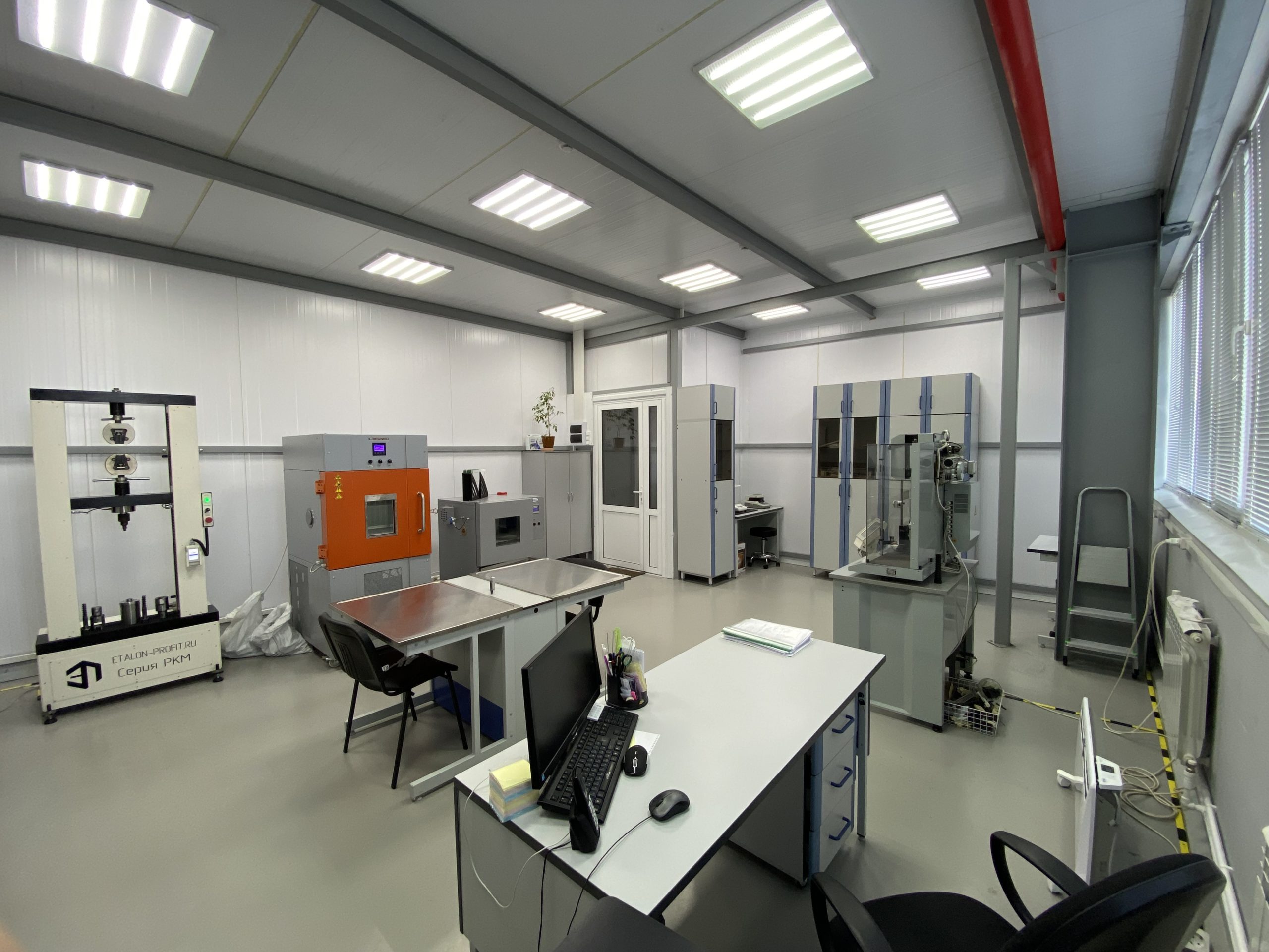 Наша лаборатория ООО «Аргот» предлагает профессиональные услуги по испытанию широкого спектра материалов